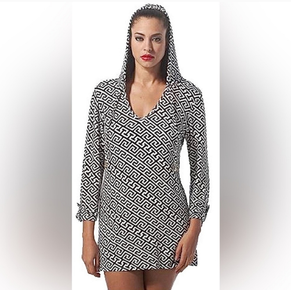 BEACH CANDIES Macbeth Collection Hooded Pullover Swim Cover-Up Tunic Top